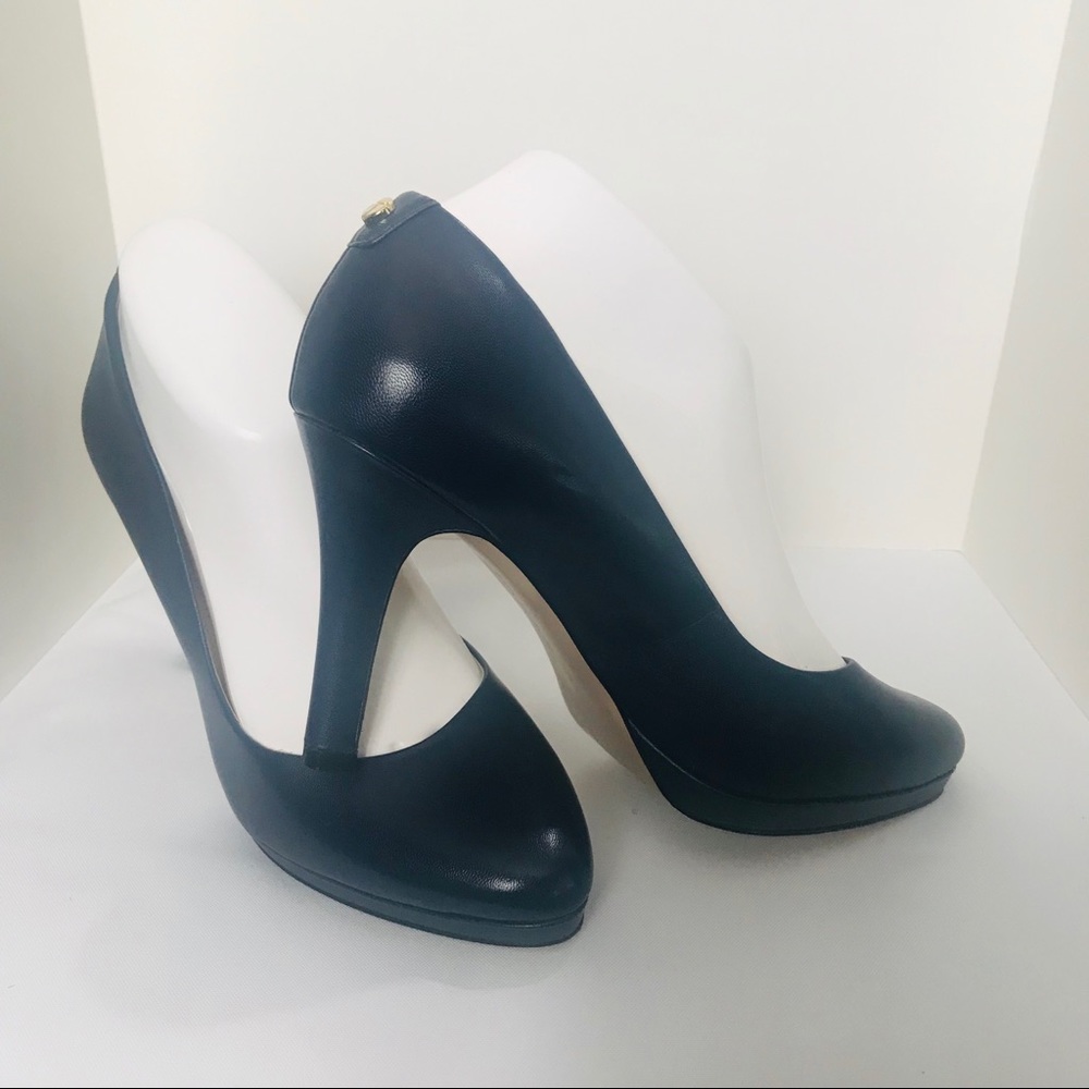 Tahari high heel shoes